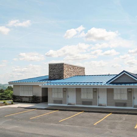 Americas Best Value Inn & Suites St Clairsville Wheeling St. Clairsville Exterior foto