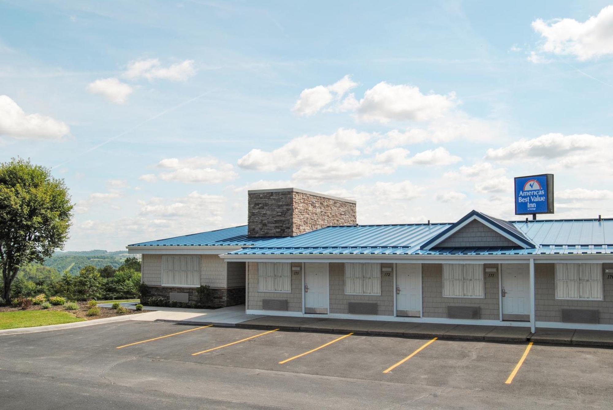 Americas Best Value Inn & Suites St Clairsville Wheeling St. Clairsville Exterior foto